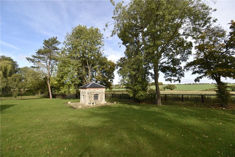 6 bedroom house, Newmarket Road, Kirtling CB8