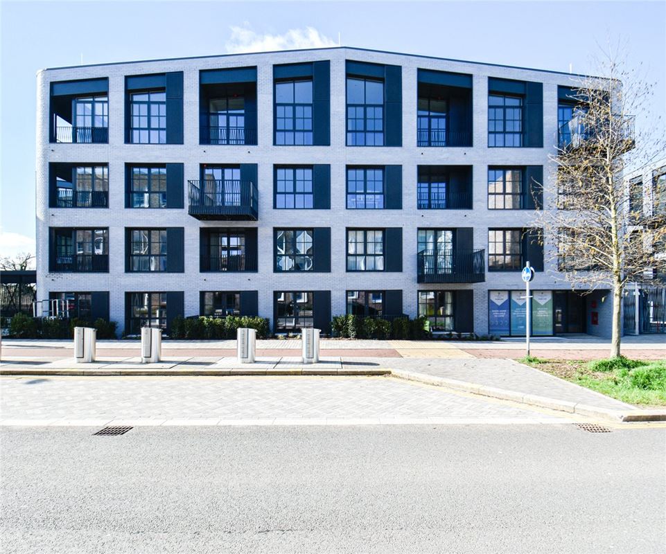  bedroom flat, Turing Way, Cambridge CB3 - Let Agreed