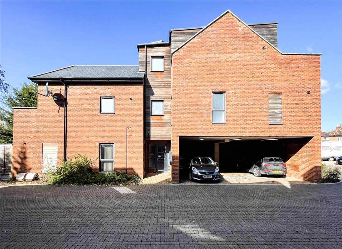 1 bedroom flat, Perne Close, Cambridge CB1 - Available