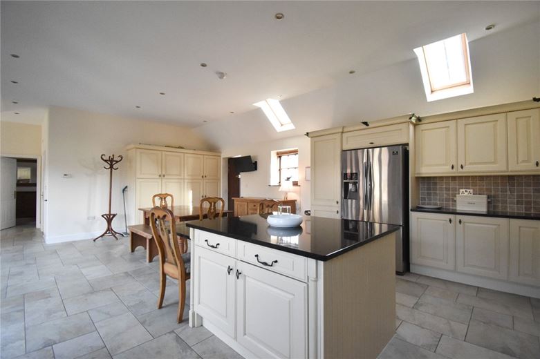 2 bedroom bungalow, Lordsbridge Farm House, Wimpole Road CB23 - Let Agreed