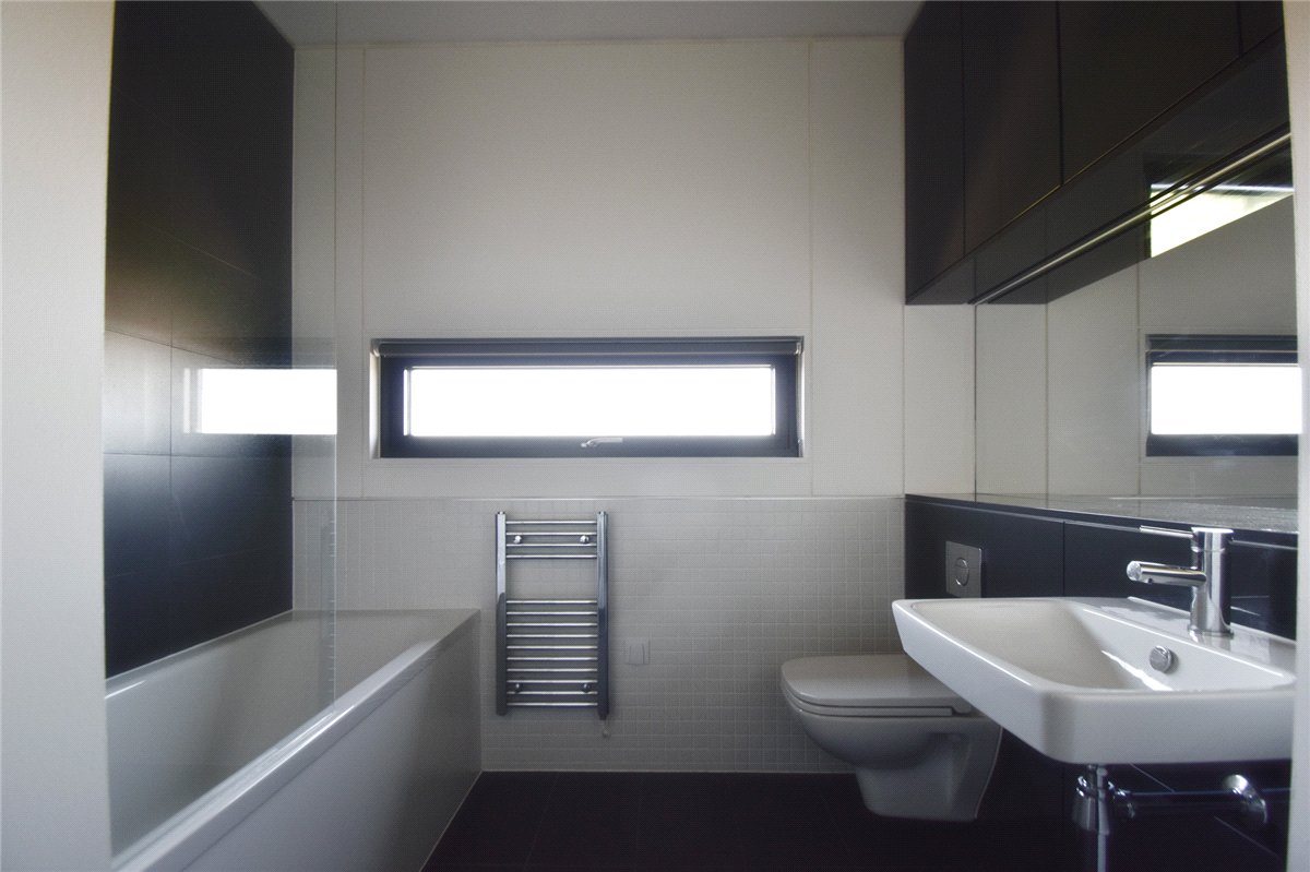 5 bedroom house, Lockhart Way, Northstowe CB24 - Available