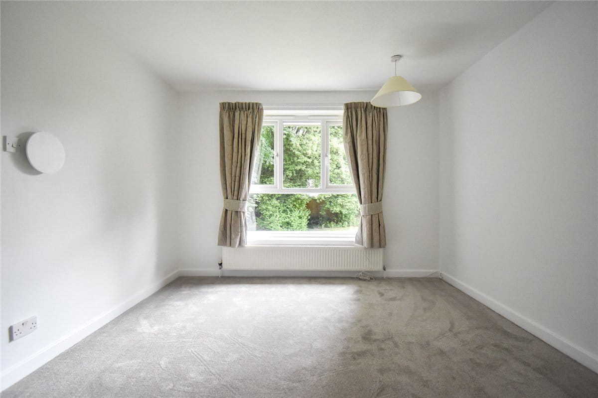 4 bedroom house, Spinney Drive, Great Shelford CB22 - Available