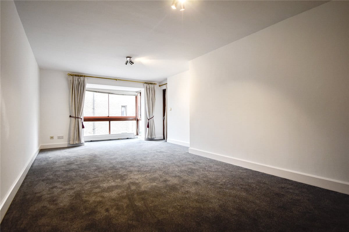 2 bedroom flat, Beaufort Place, Thompsons Lane CB5
