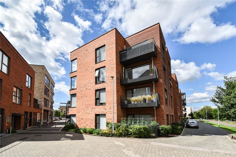 2 bedroom flat, Hering Road, Trumpington CB2 - Available