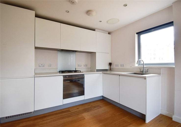 2 bedroom flat, Glenalmond Avenue, Cambridge CB2 - Let Agreed