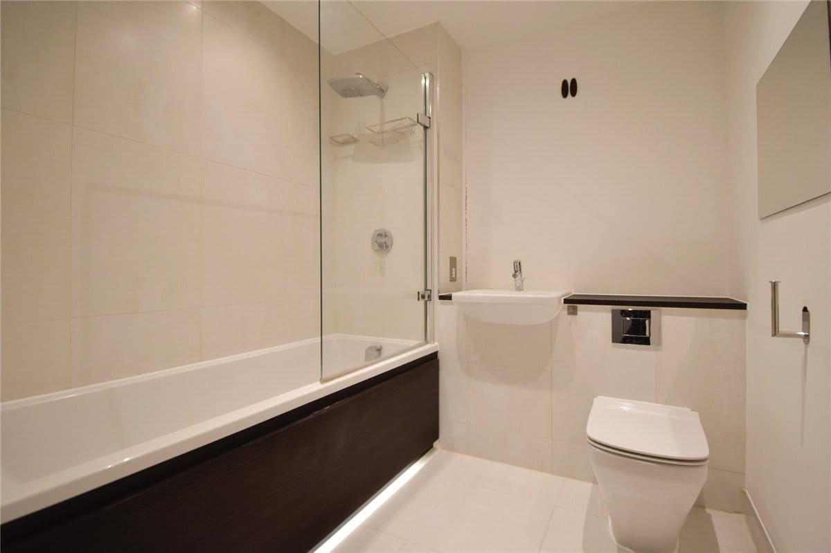 3 bedroom flat, Scholars Court, Harrison Drive CB2