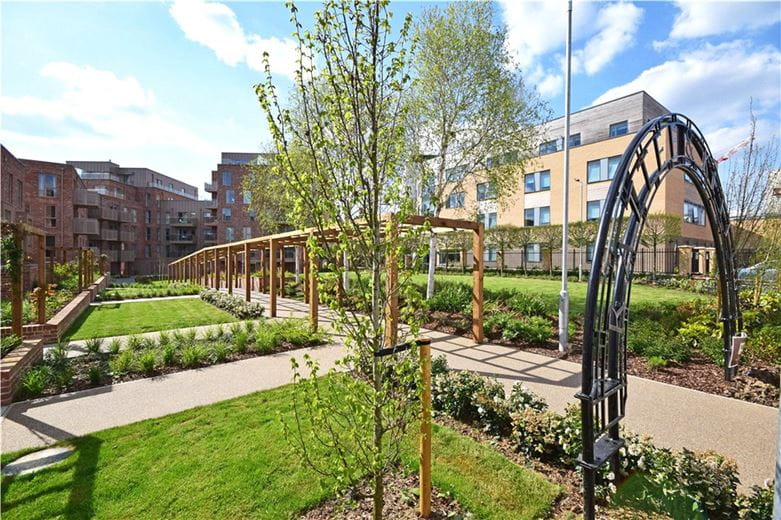 3 bedroom flat, Scholars Court, Harrison Drive CB2