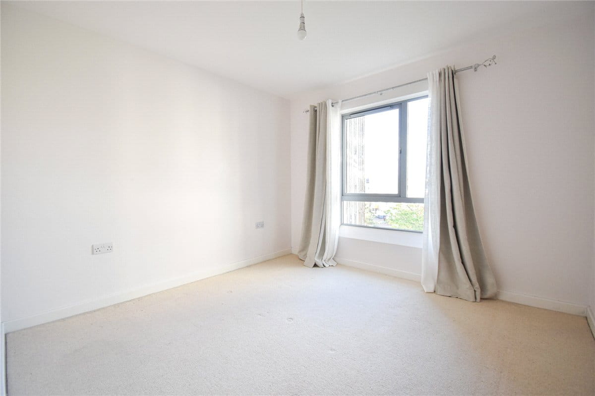 2 bedroom flat, Glenalmond Avenue, Cambridge CB2 - Available