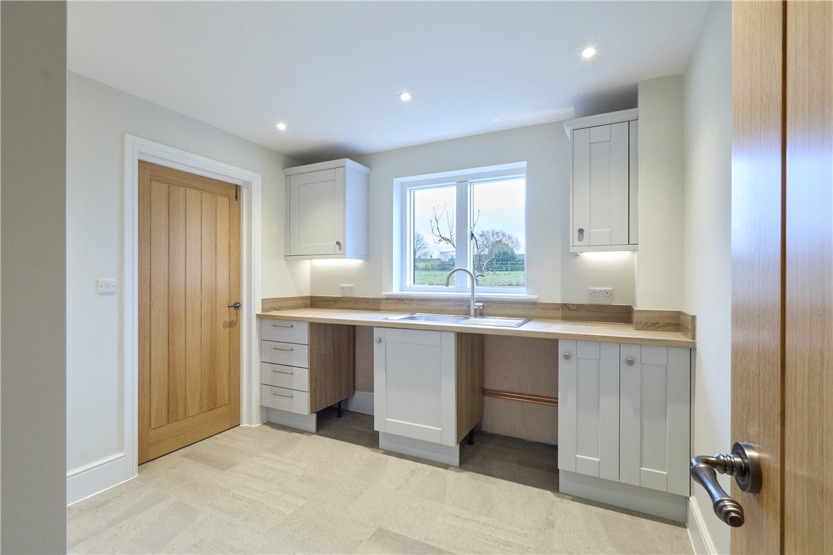 4 bedroom house, Water End, Wrestlingworth SG19 - Available