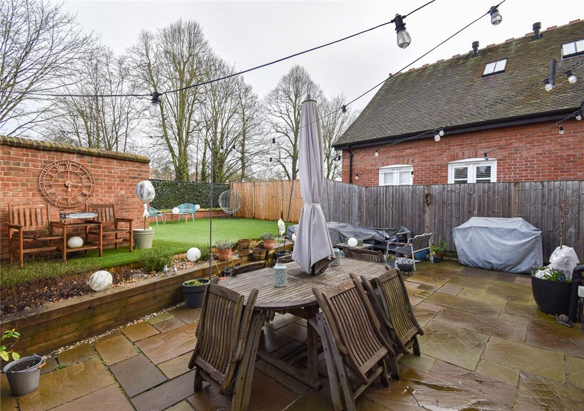 4 bedroom house, Constable Place, East Street CB10 - Let Agreed