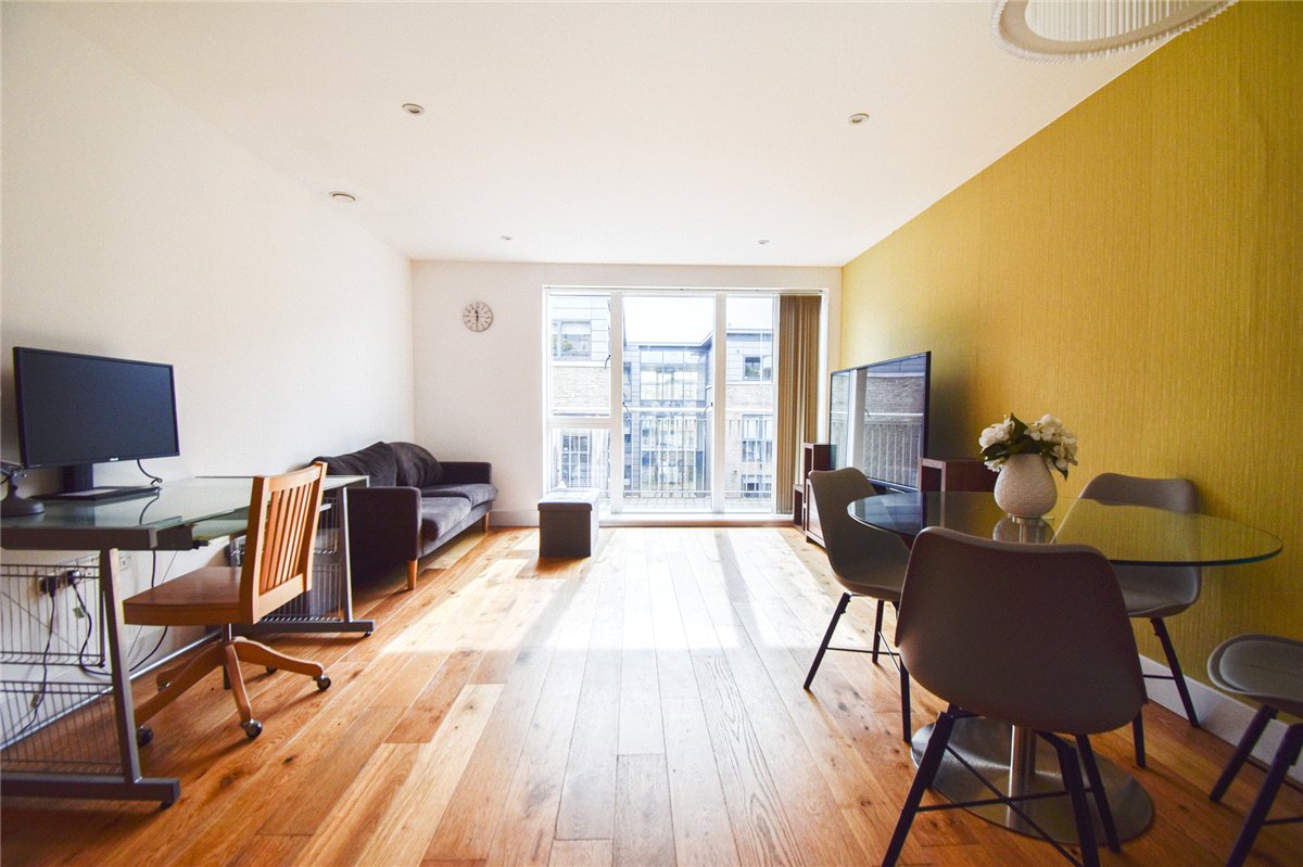 2 bedroom flat, Keynes House, Kingsley Walk CB5 - Let Agreed