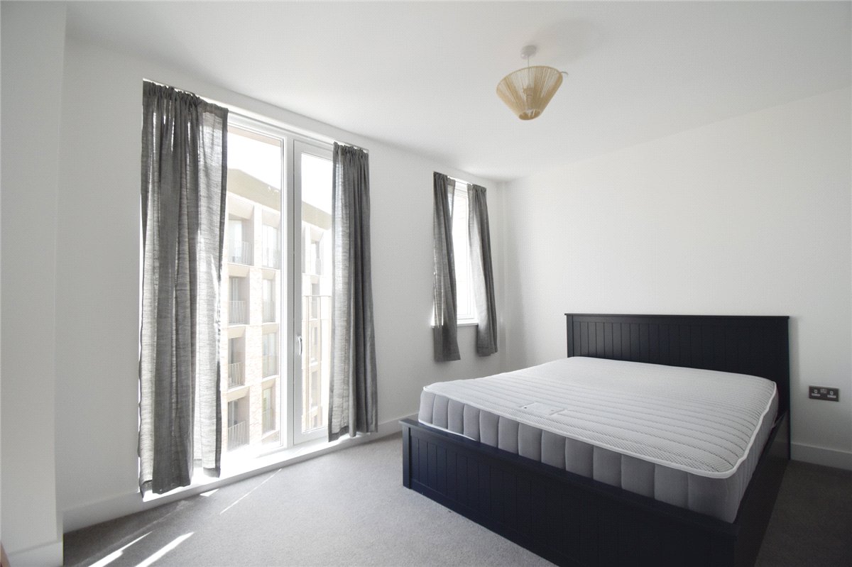 2 bedroom flat, Aston Terrace, Cambridge CB3 - Available