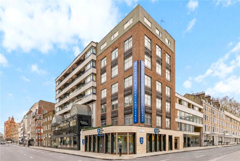 1 bedroom flat, Hereford House, 11 Ovington Gardens SW3 - Available