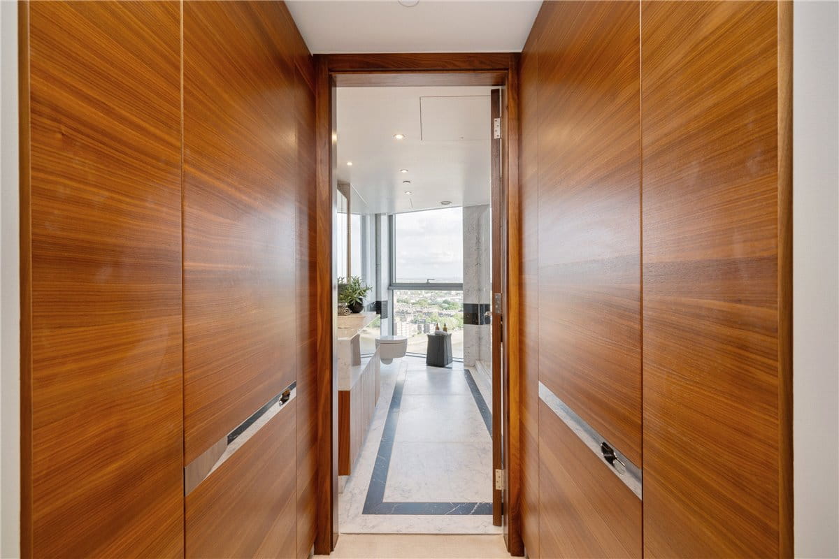 2 bedroom flat, Tower West, Chelsea Waterfront SW10 - Available