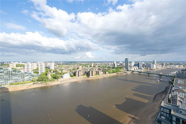 4 bedroom flat, Waterfront Drive, Chelsea Waterfront SW10 - Available