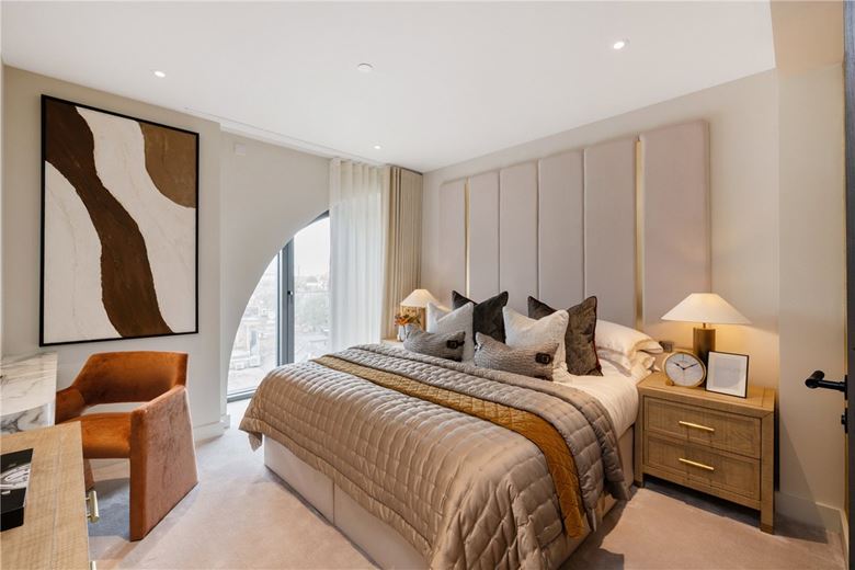 4 bedroom flat, Waterfront Drive, Chelsea Waterfront SW10 - Available