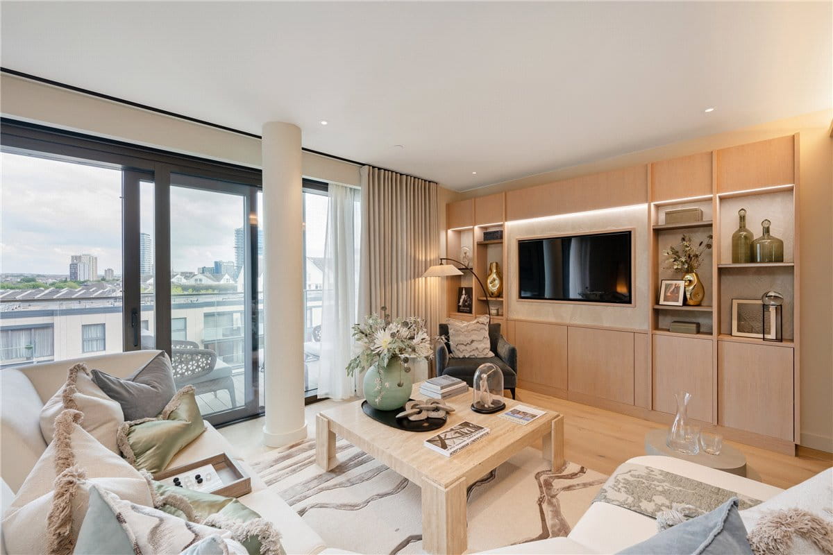 4 bedroom flat, Waterfront Drive, Chelsea Waterfront SW10 - Available