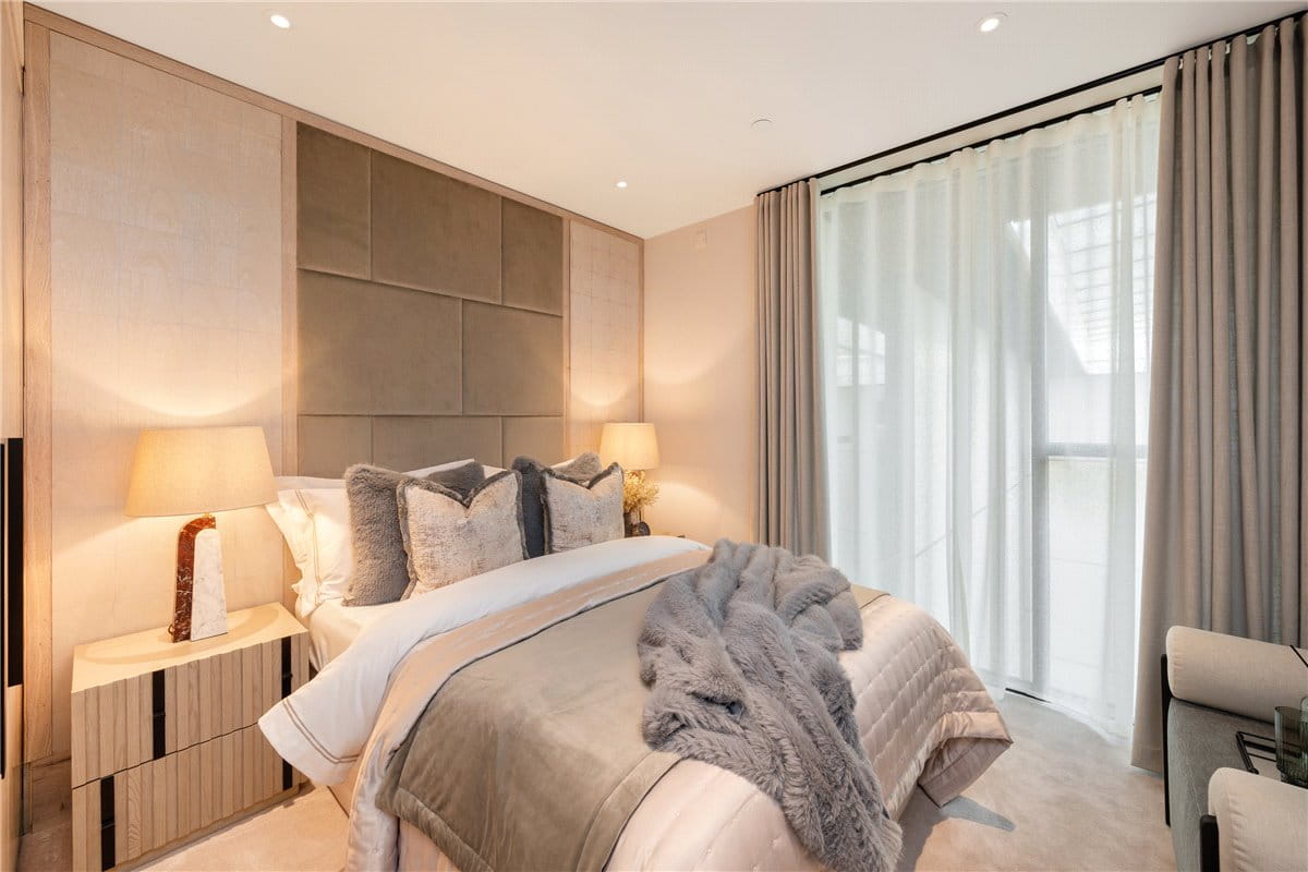 5 bedroom flat, Waterfront Drive, Chelsea Waterfront SW10 - Available