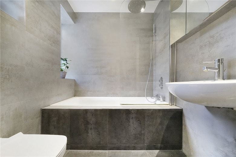 2 bedroom flat, Harrington Road, South Kensington SW7 - Available