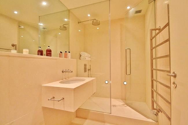 1 bedroom flat, Hans Road, Knightsbridge SW3 - Available