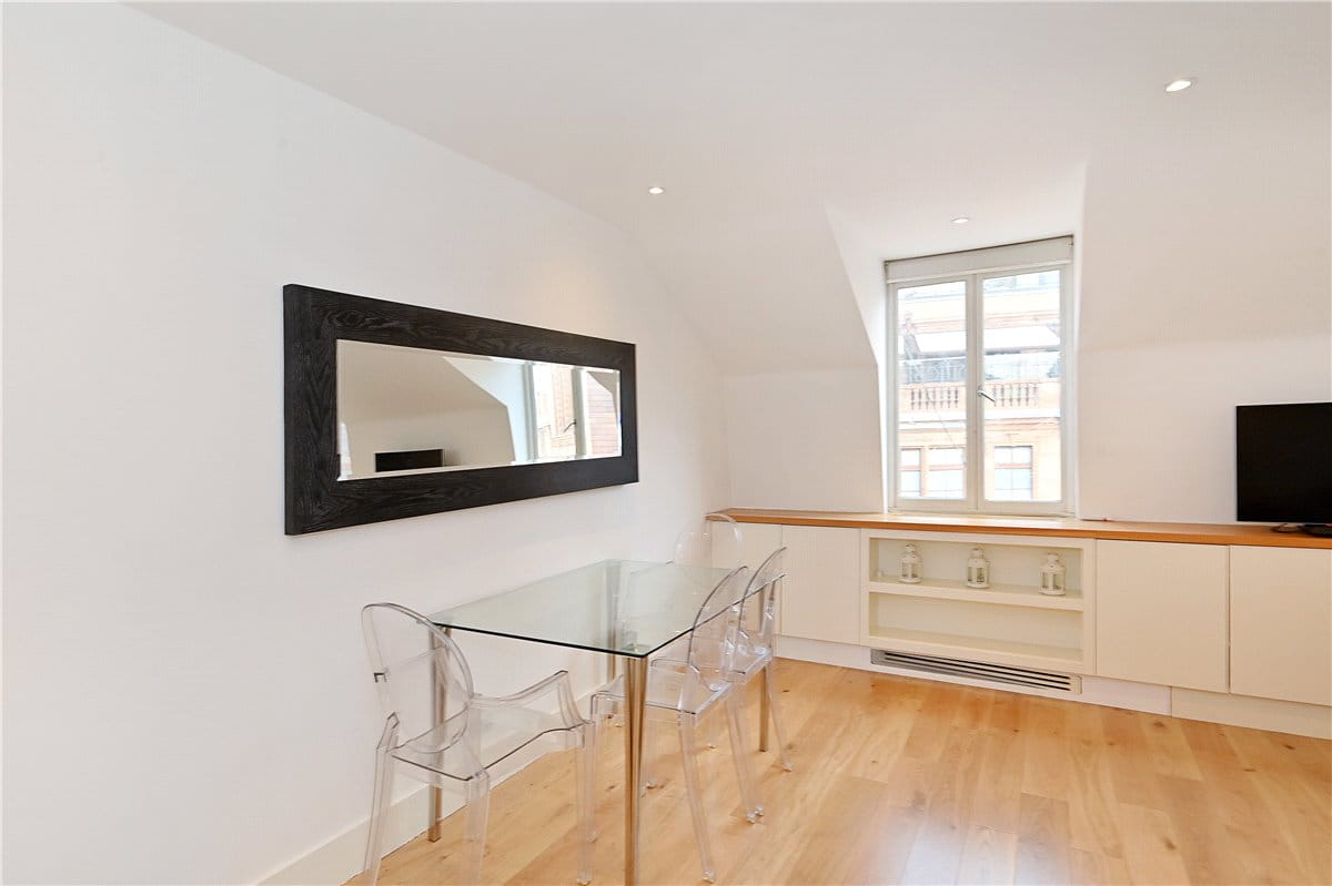 1 bedroom flat, Hans Road, Knightsbridge SW3 - Available