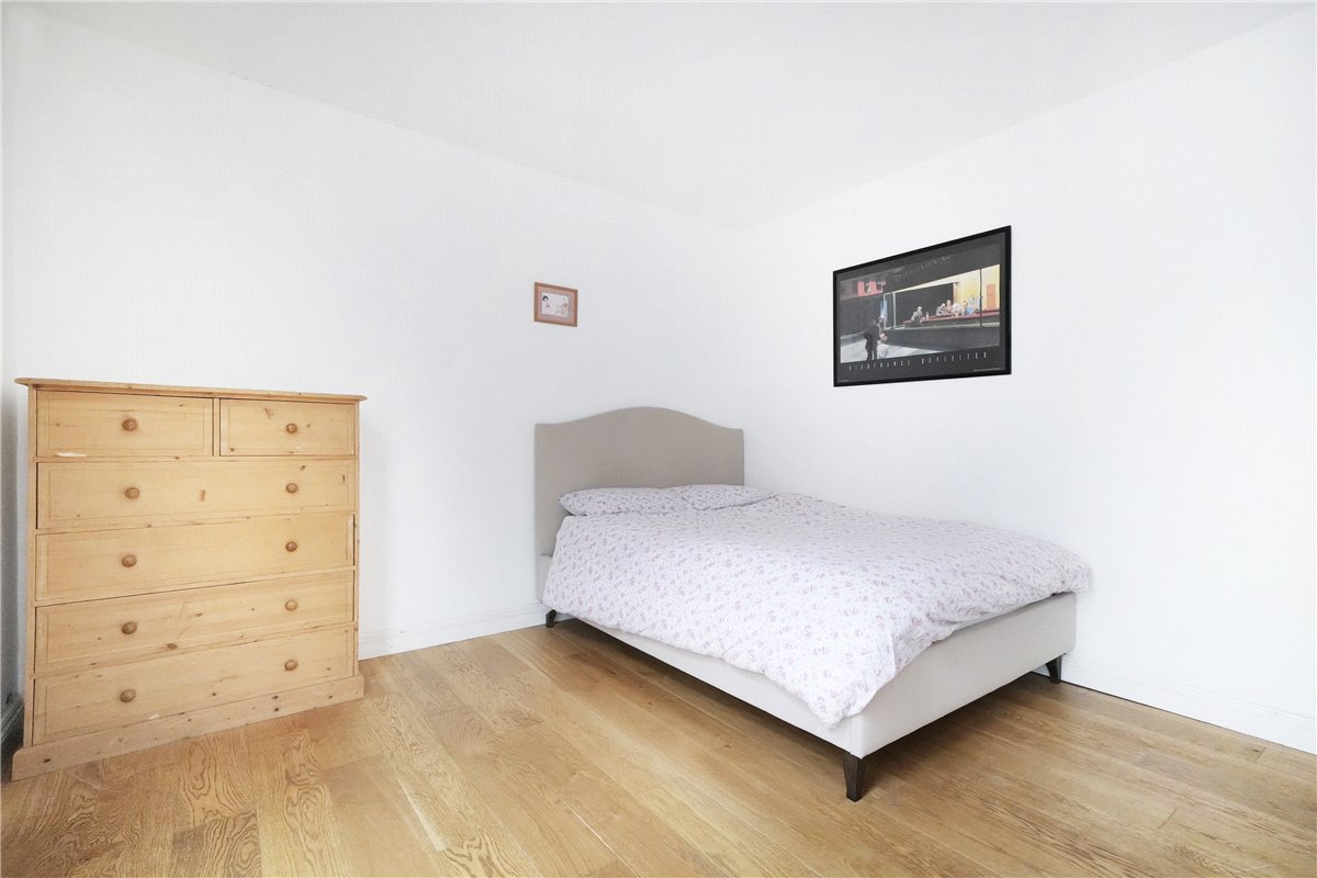 2 bedroom flat, Warwick Way, Pimlico SW1V - Available