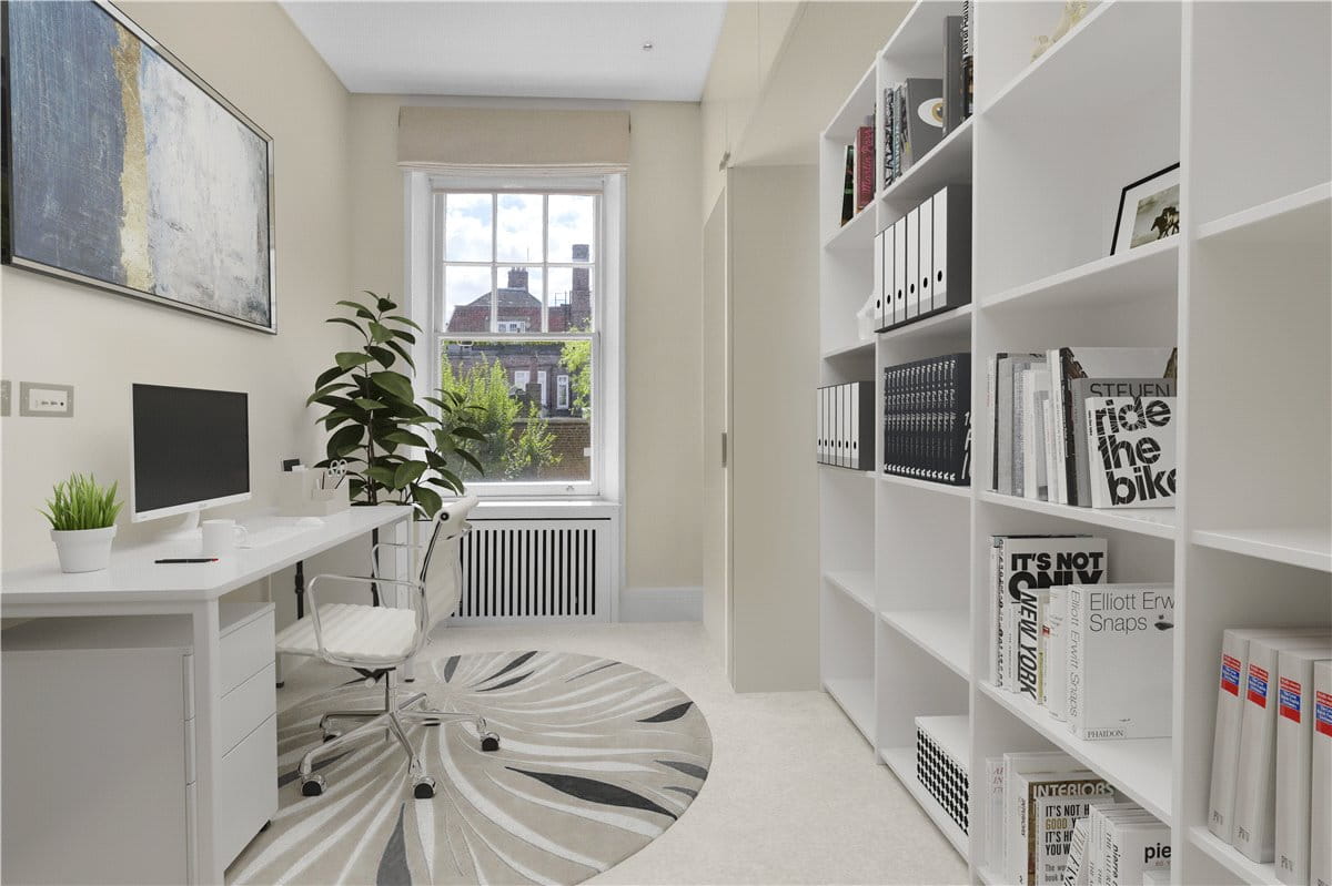 4 bedroom flat, Wynnstay Gardens, Kensington W8 - Available