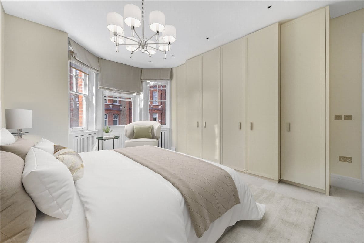 4 bedroom flat, Wynnstay Gardens, Kensington W8 - Available