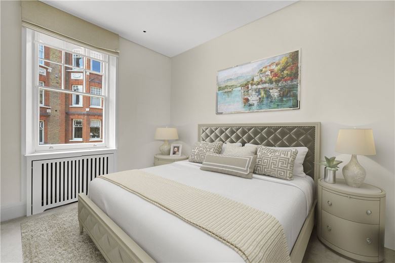 4 bedroom flat, Wynnstay Gardens, Kensington W8 - Available