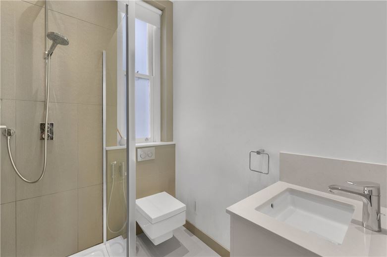 4 bedroom flat, Wynnstay Gardens, Kensington W8 - Available