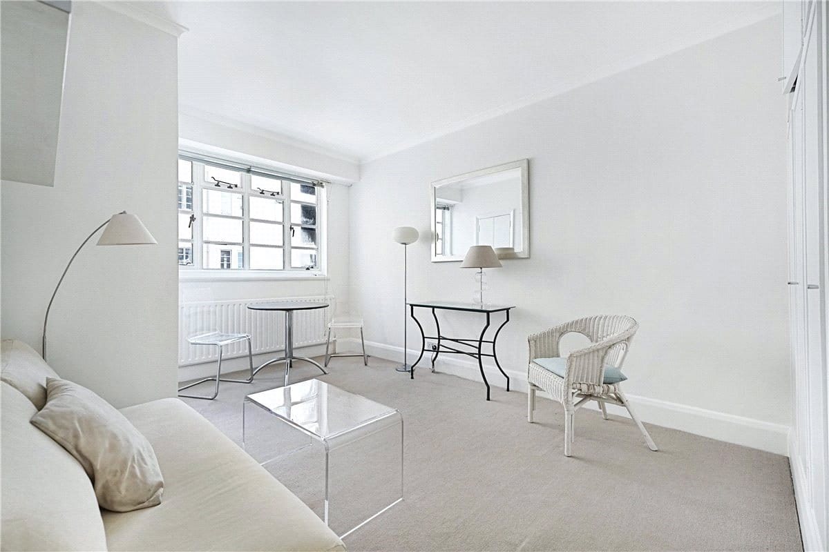  bedroom flat, Sloane Avenue Mansions, Sloane Avenue SW3 - Available