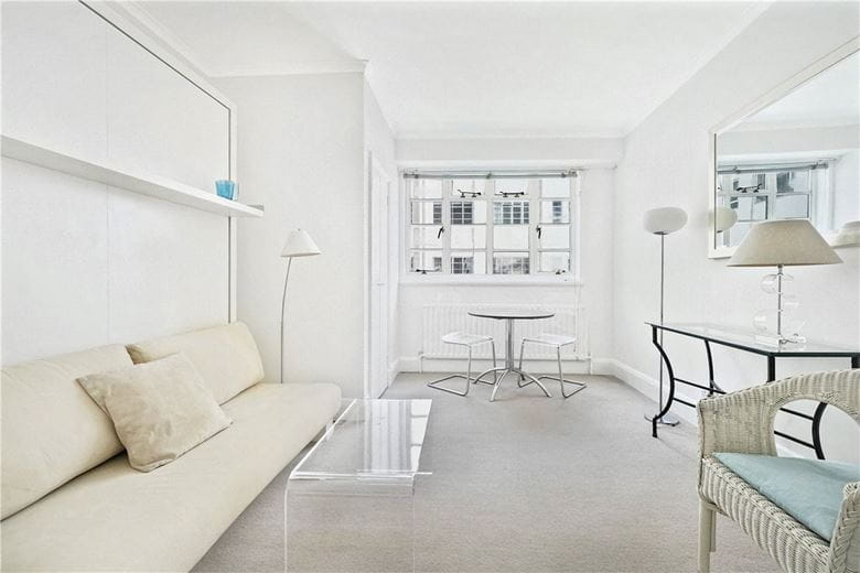  bedroom flat, Sloane Avenue Mansions, Sloane Avenue SW3 - Available