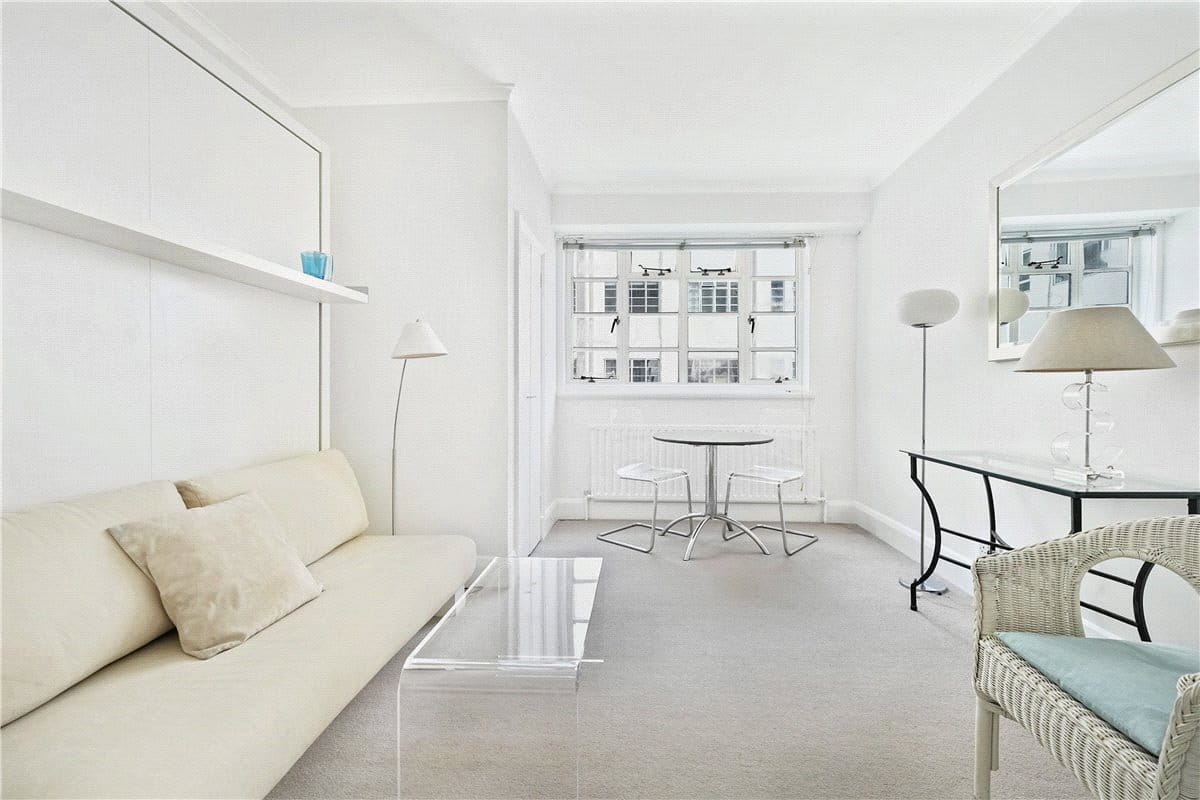  bedroom flat, Sloane Avenue Mansions, Sloane Avenue SW3 - Available