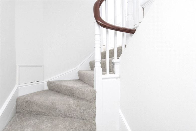 2 bedroom flat, Coleherne Road, West Brompton SW10 - Available