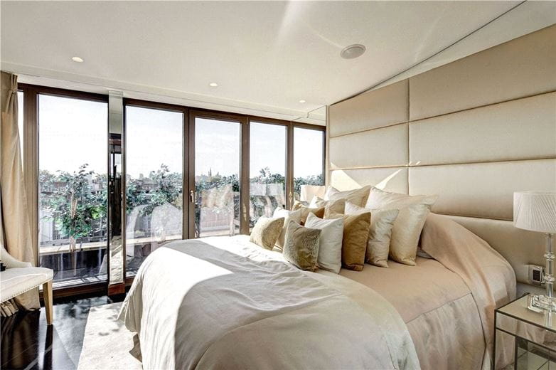 3 bedroom flat, Harrington Road, South Kensington SW7 - Available
