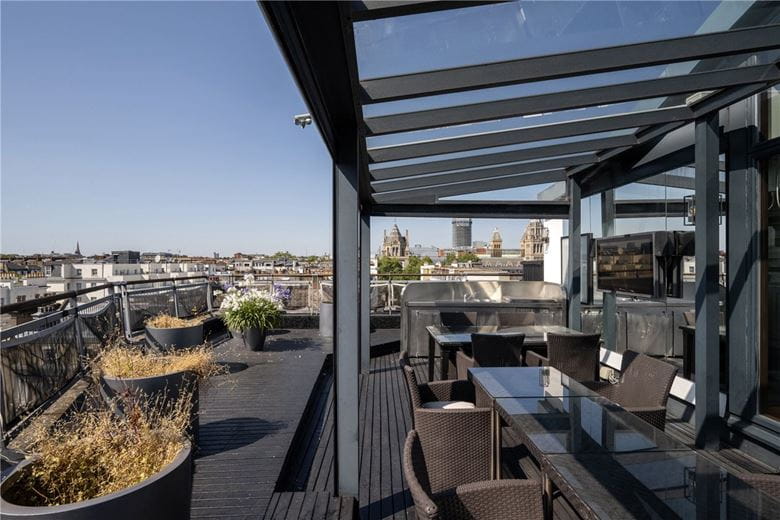 3 bedroom flat, Harrington Road, South Kensington SW7 - Available