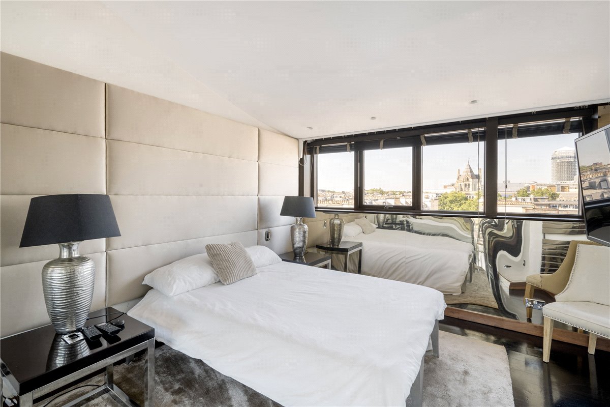 3 bedroom flat, Harrington Road, South Kensington SW7 - Available