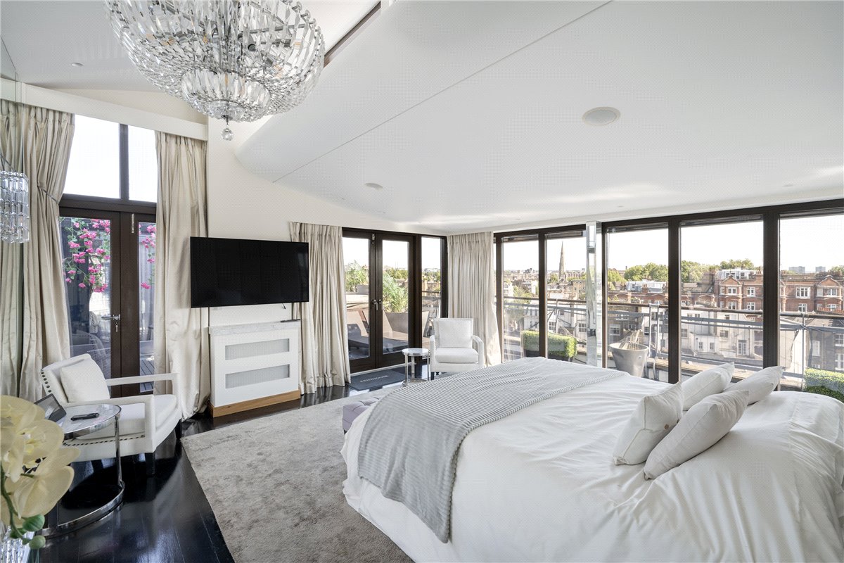 3 bedroom flat, Harrington Road, South Kensington SW7 - Available