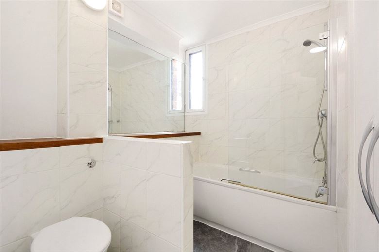 3 bedroom flat, Tachbrook Street, Pimlico SW1V - Available