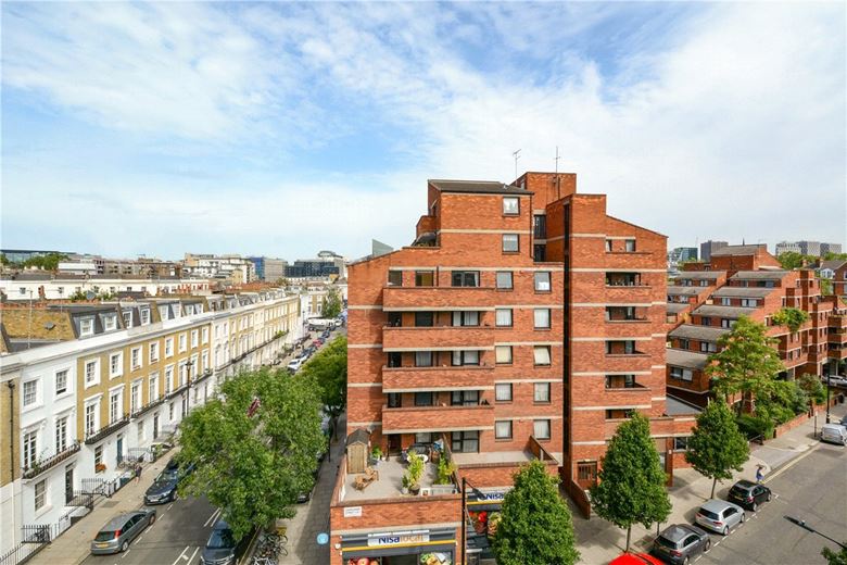 3 bedroom flat, Tachbrook Street, Pimlico SW1V - Available