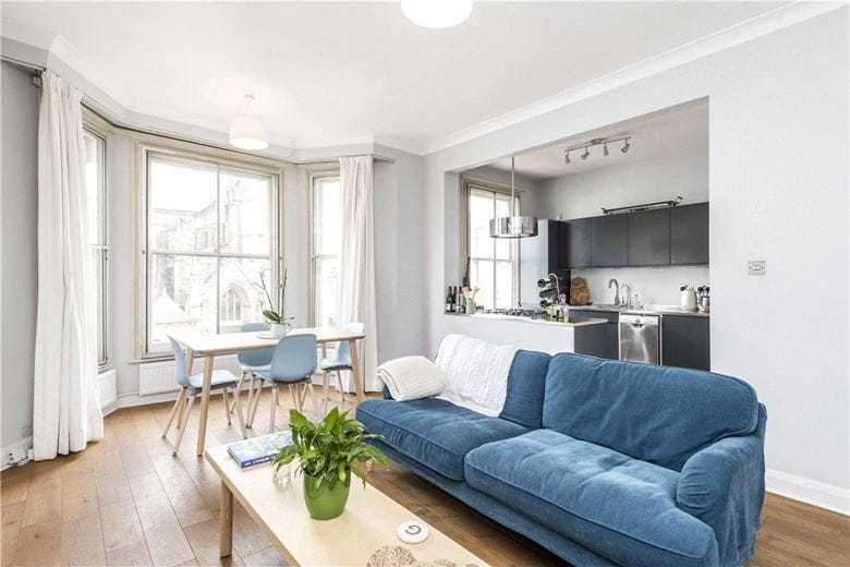 2 bedroom flat, Holland Road, Holland Park W14 - Available