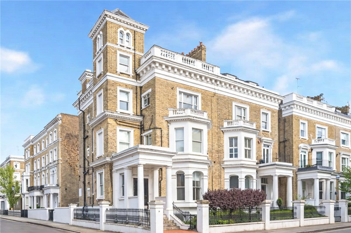 1 bedroom flat, Redcliffe Gardens, Chelsea SW10 - Available