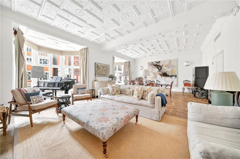 4 bedroom maisonette, Harrington Gardens, South Kensington SW7 - Available