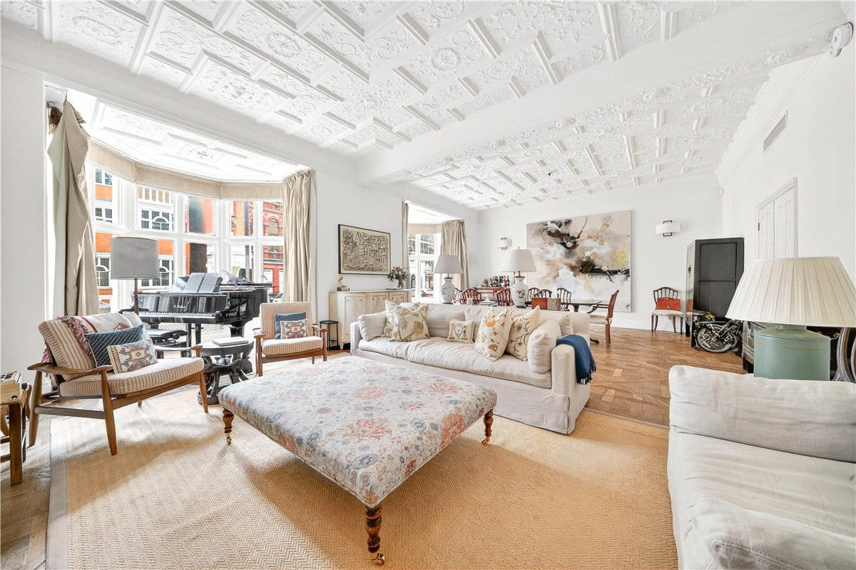 4 bedroom maisonette, Harrington Gardens, South Kensington SW7 - Available