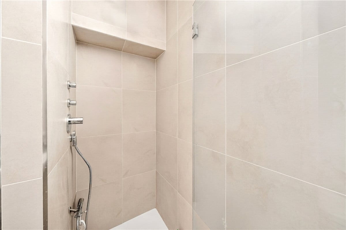 4 bedroom maisonette, Harrington Gardens, South Kensington SW7 - Available