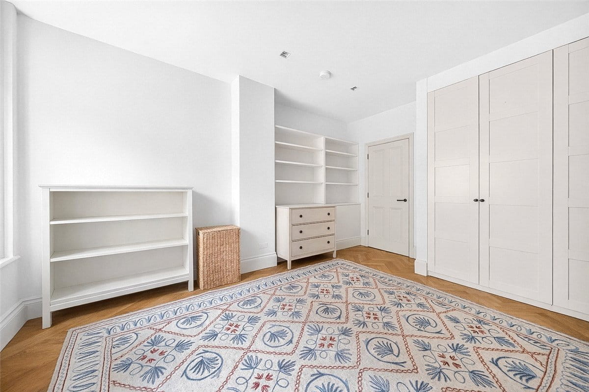 4 bedroom maisonette, Harrington Gardens, South Kensington SW7 - Available