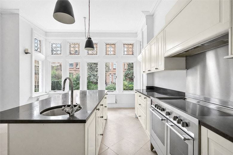 4 bedroom maisonette, Harrington Gardens, South Kensington SW7 - Available