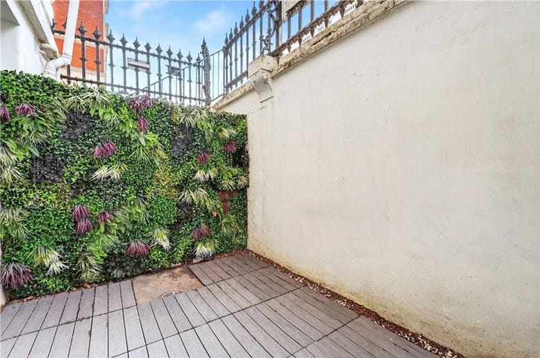 2 bedroom flat, Prince's Gate, South Kensington SW7 - Available