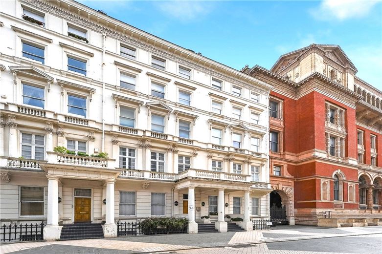 2 bedroom flat, Prince's Gate, South Kensington SW7 - Available