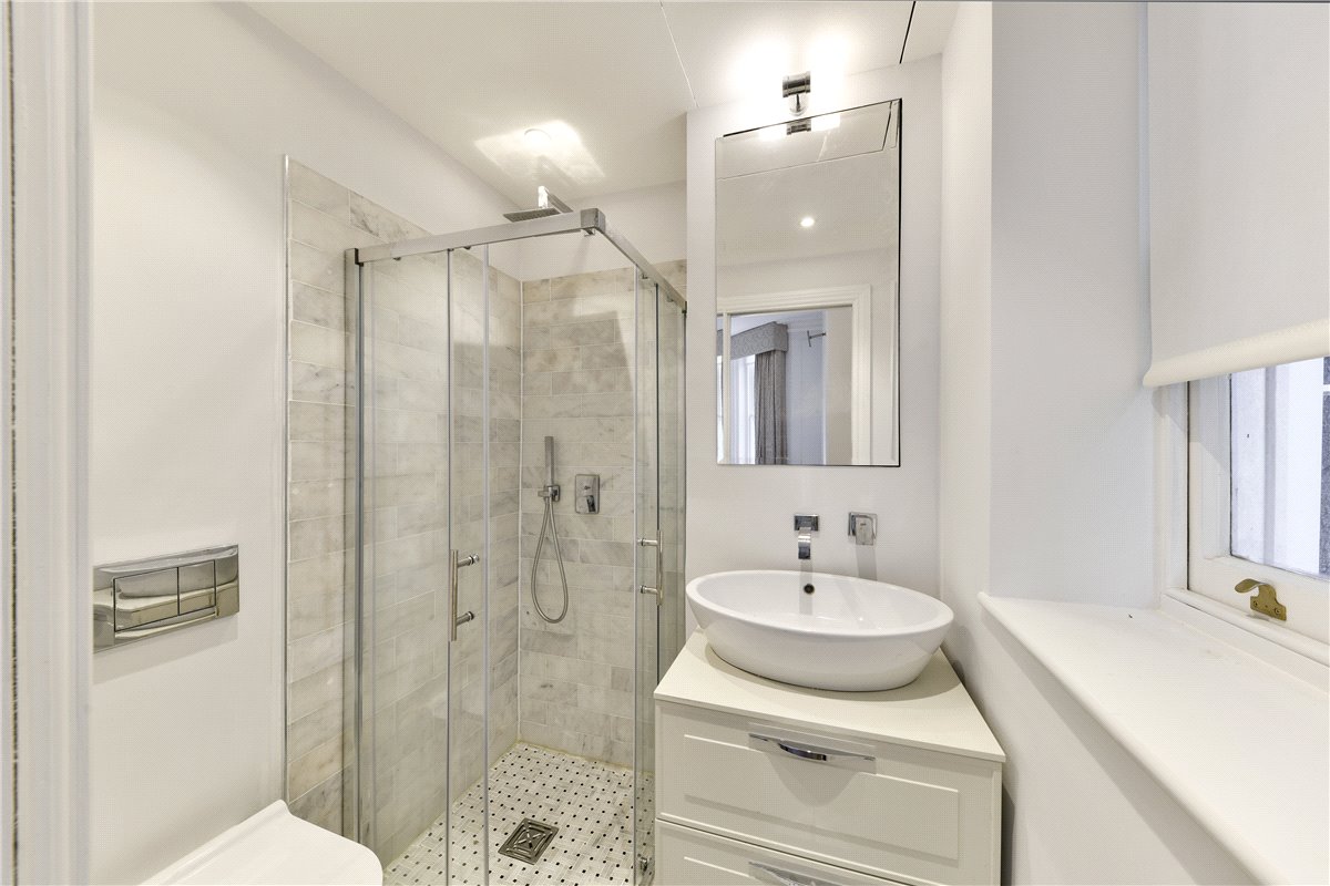 2 bedroom flat, Elm Park Road, London SW3 - Available